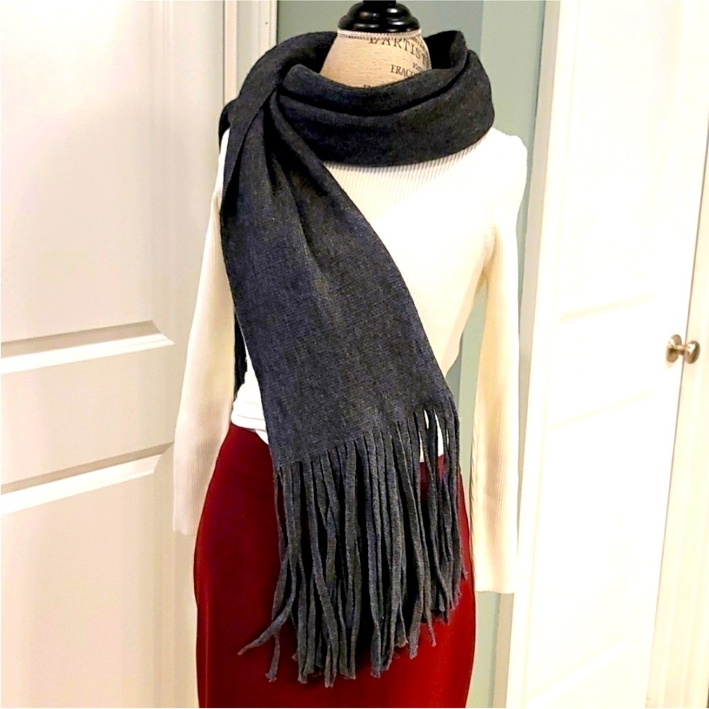 Lucky Brand Gray Fringed Scarf